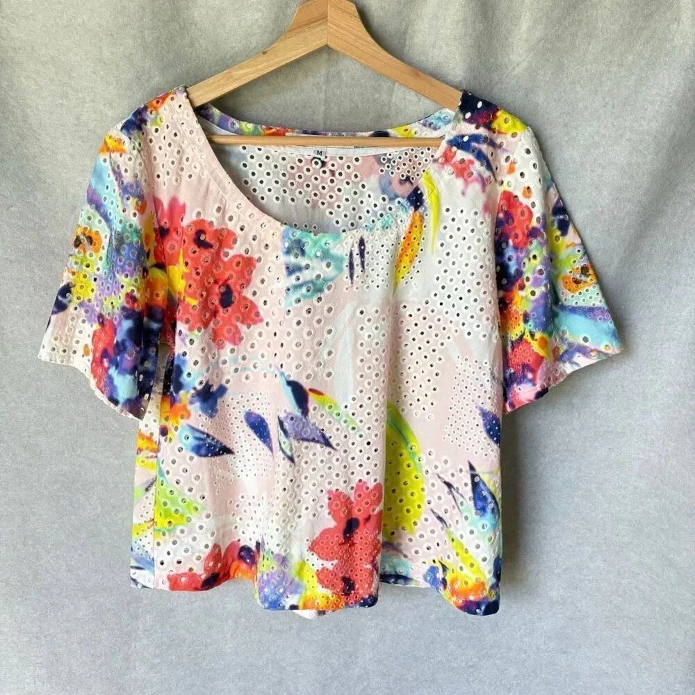 Trina Turk Cotton Eyelet Watercolor Floral size M Designer Luxury Artsy Dopamine